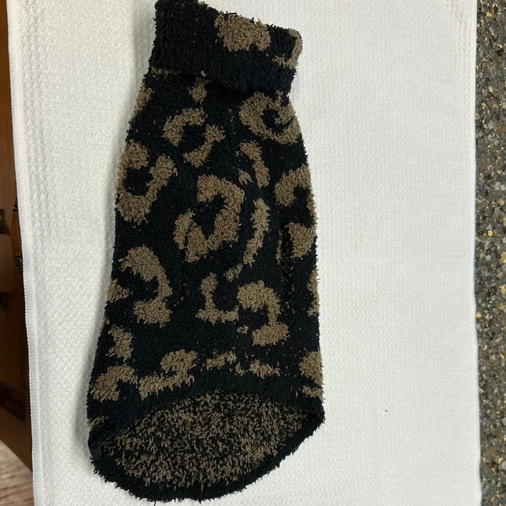 Barefoot Dreams Cozy Animal Print Dog Coat - Picture 3 of 5